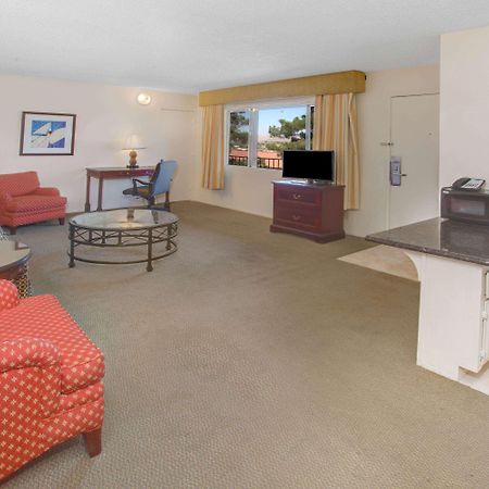 Travelodge Inn & Suites By Wyndham Yucca Valley/Joshua Tree Bagian luar foto