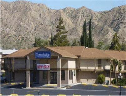 Travelodge Inn & Suites By Wyndham Yucca Valley/Joshua Tree Bagian luar foto