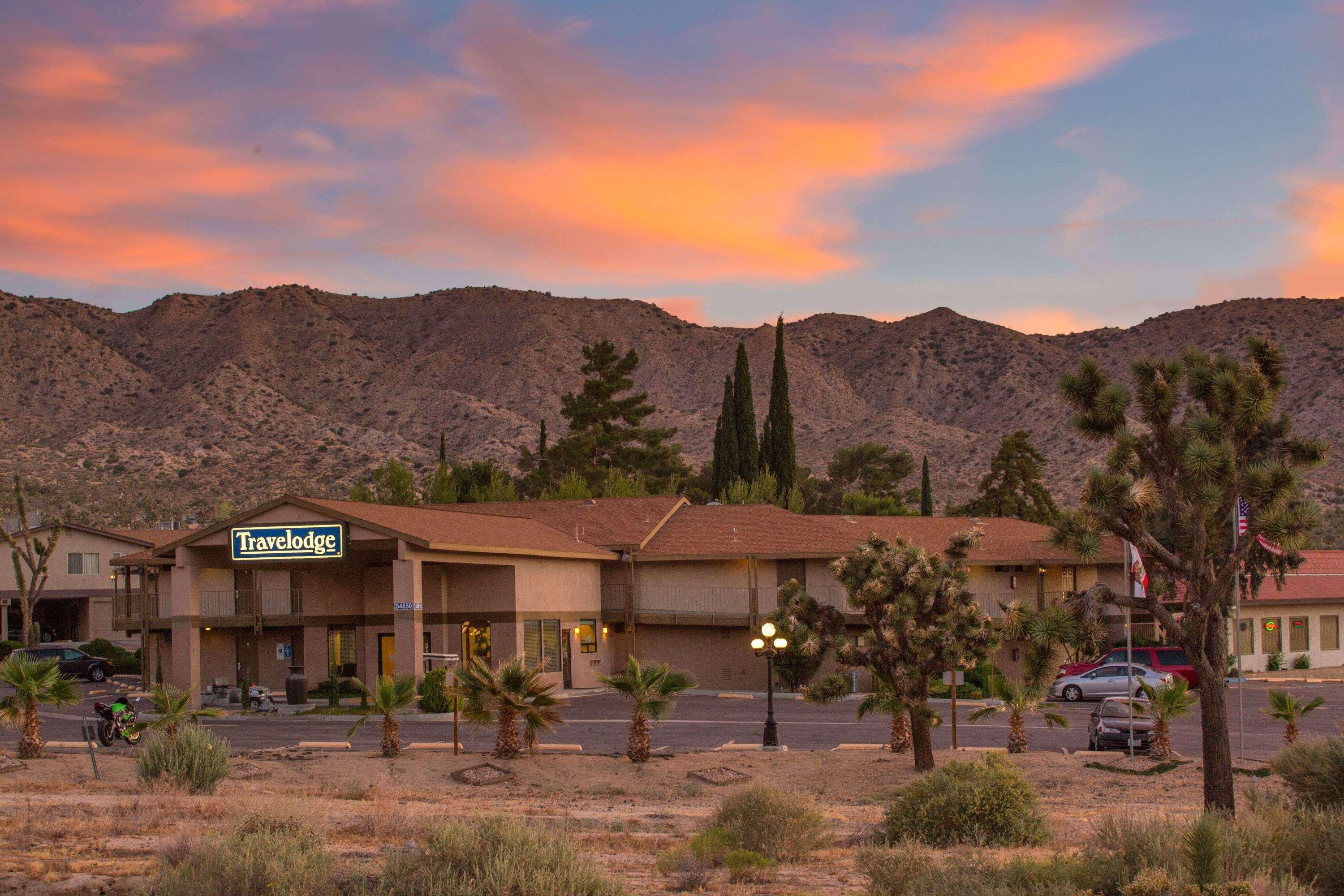 Travelodge Inn & Suites By Wyndham Yucca Valley/Joshua Tree Bagian luar foto