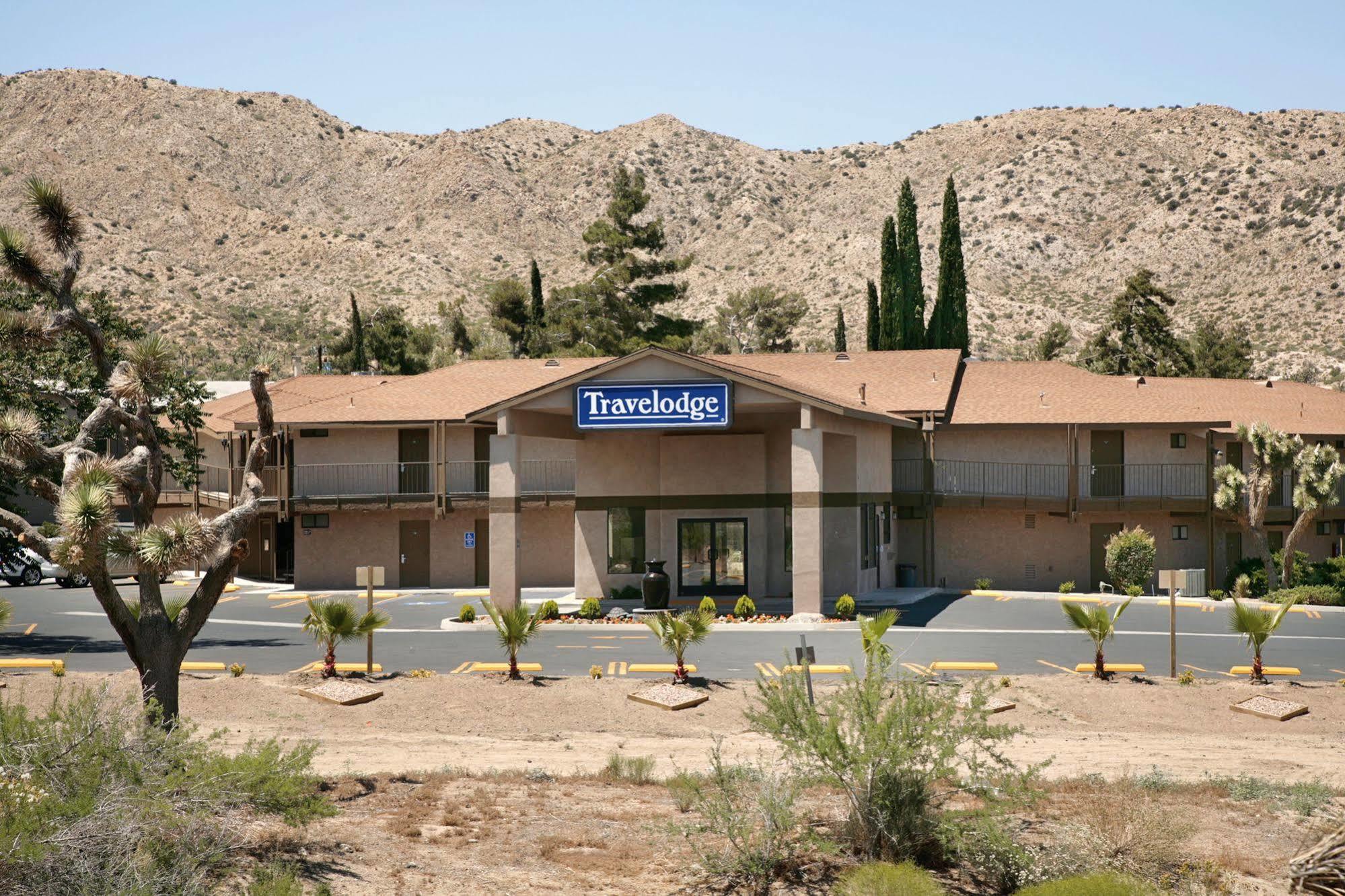 Travelodge Inn & Suites By Wyndham Yucca Valley/Joshua Tree Bagian luar foto